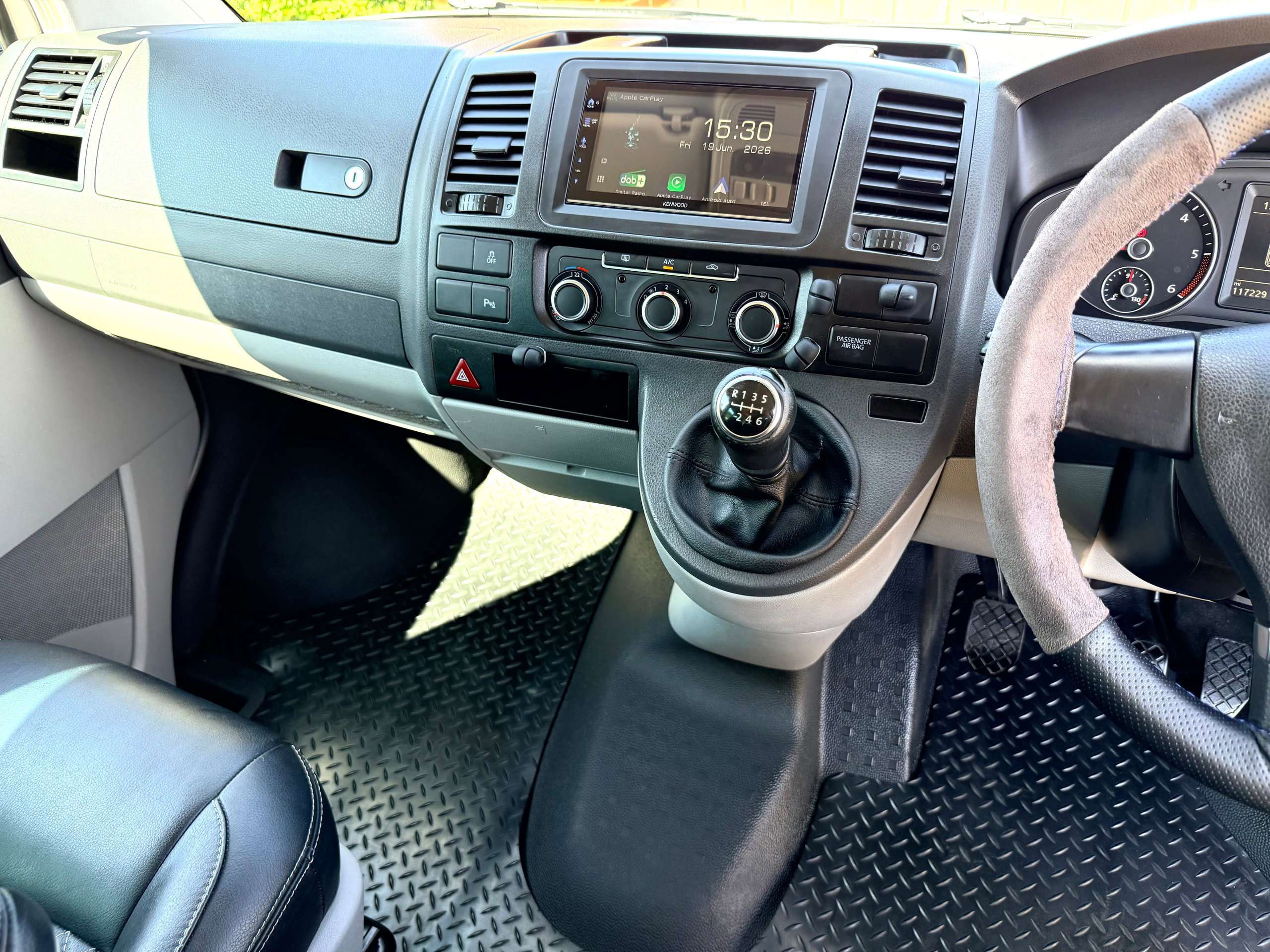 2015 VOLKSWAGEN TRANSPORTER SPORTLINE 2015 VOLKSWAGEN TRANSPORTER SPORTLINE