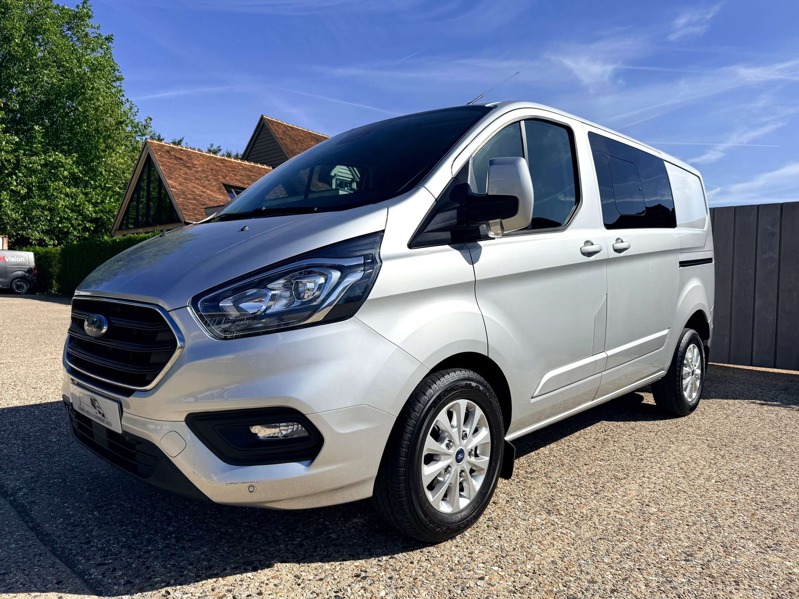 A 2020 FORD TRANSIT CUSTOM 2.0 300 EcoBlue Limited Crew Van Double Cab 5dr Diesel Auto L1 H1 Euro 6 (s/s) (170 ps) A 2020 FORD TRANSIT CUSTOM 2.0 300 EcoBlue Limited Crew Van Double Cab 5dr Diesel Auto L1 H1 Euro 6 (s/s) (170 ps)