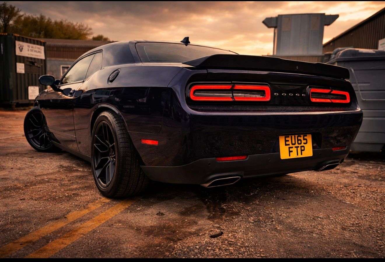 A 2016 DODGE CHALLENGER RT Shaker Plus 5.7 V8 Hemi 375 BHP A 2016 DODGE CHALLENGER RT Shaker Plus 5.7 V8 Hemi 375 BHP