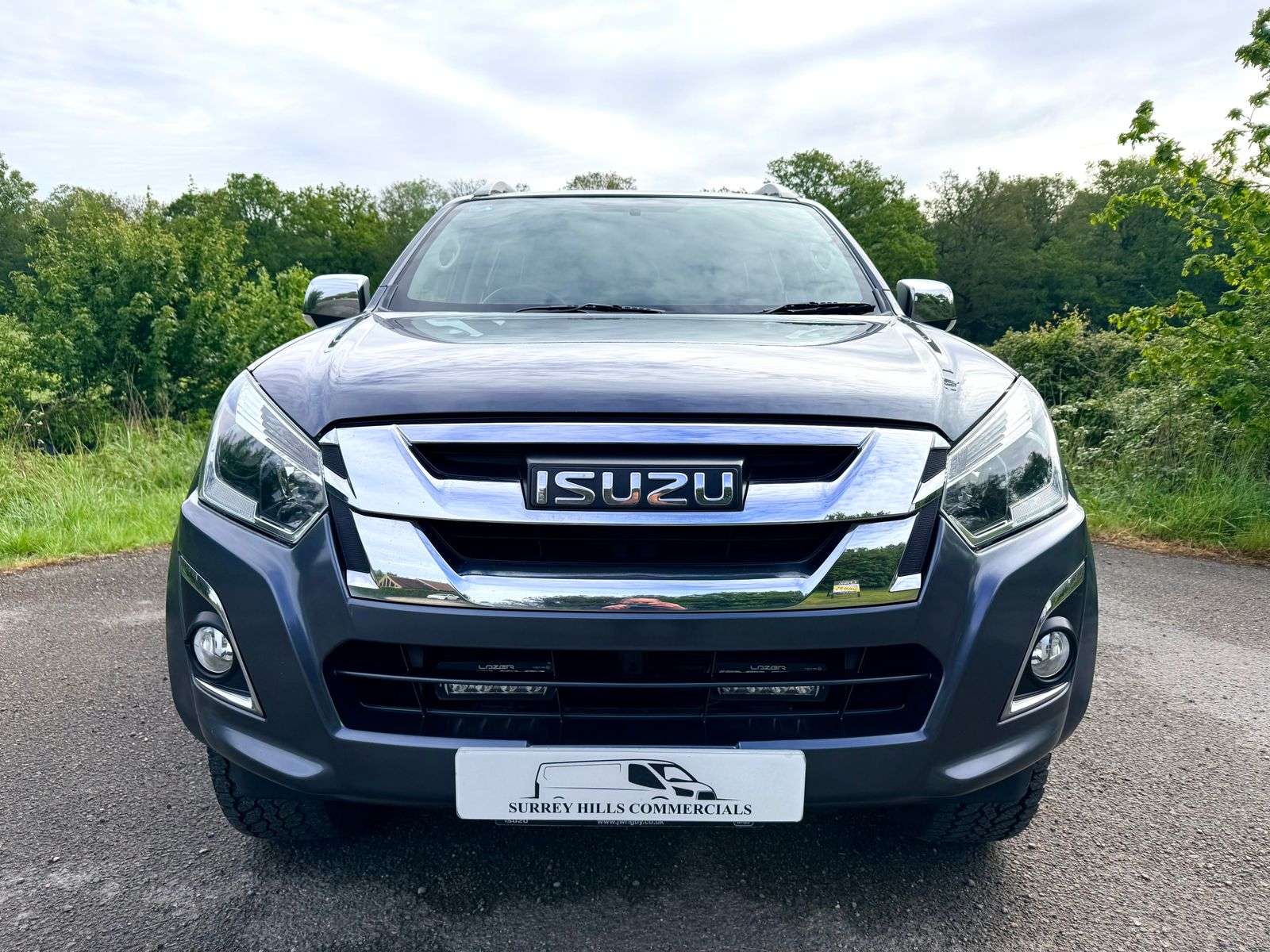 A 2018 ISUZU D-MAX 1.9 TD Utah Huntsman Edition Pickup Double Cab 4dr Diesel Auto 4WD Euro 6 (164 ps) A 2018 ISUZU D-MAX 1.9 TD Utah Huntsman Edition Pickup Double Cab 4dr Diesel Auto 4WD Euro 6 (164 ps)