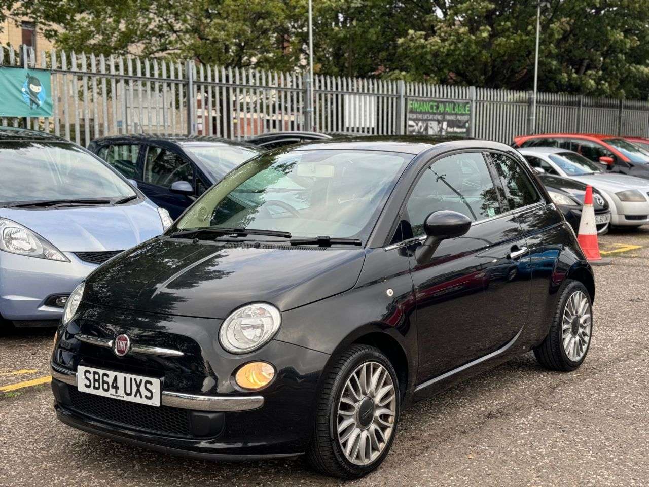 A 2014 FIAT 500 CULT A 2014 FIAT 500 CULT