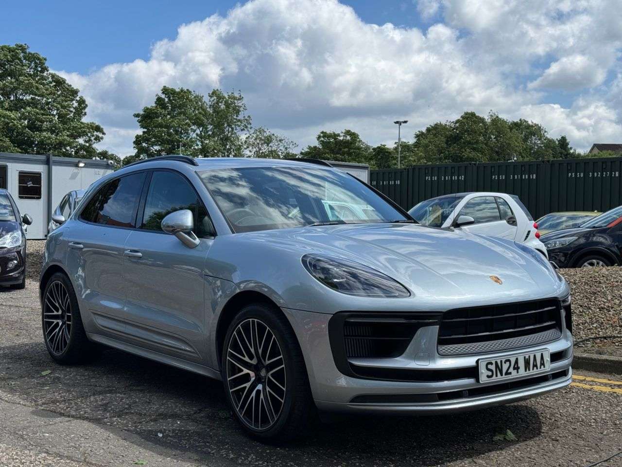 A 2024 PORSCHE MACAN 2.9T V6 S SUV 5dr Petrol PDK 4WD Euro 6 (s/s) (380 ps) SUV A 2024 PORSCHE MACAN 2.9T V6 S SUV 5dr Petrol PDK 4WD Euro 6 (s/s) (380 ps) SUV