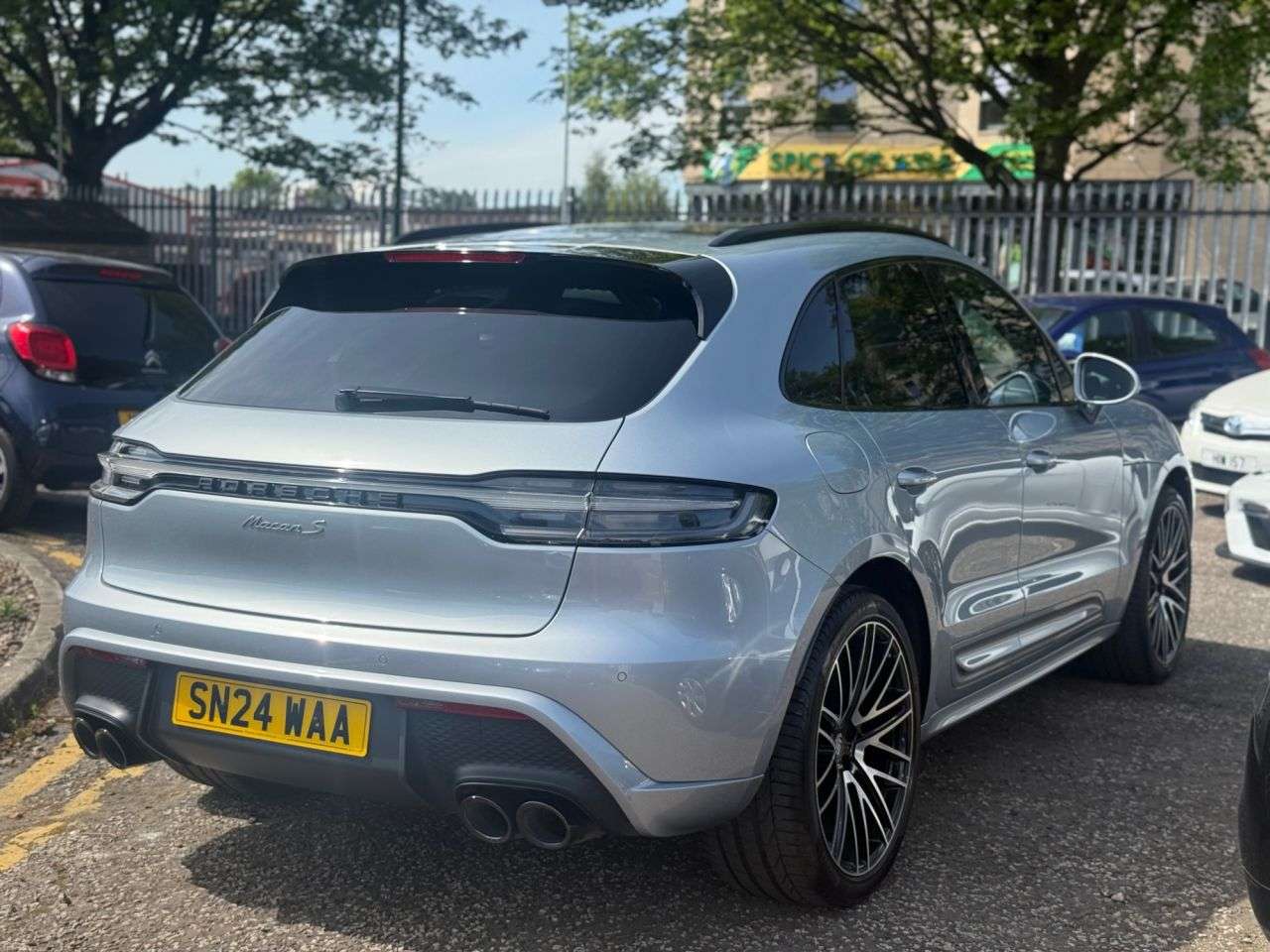 2024 PORSCHE MACAN 2024 PORSCHE MACAN