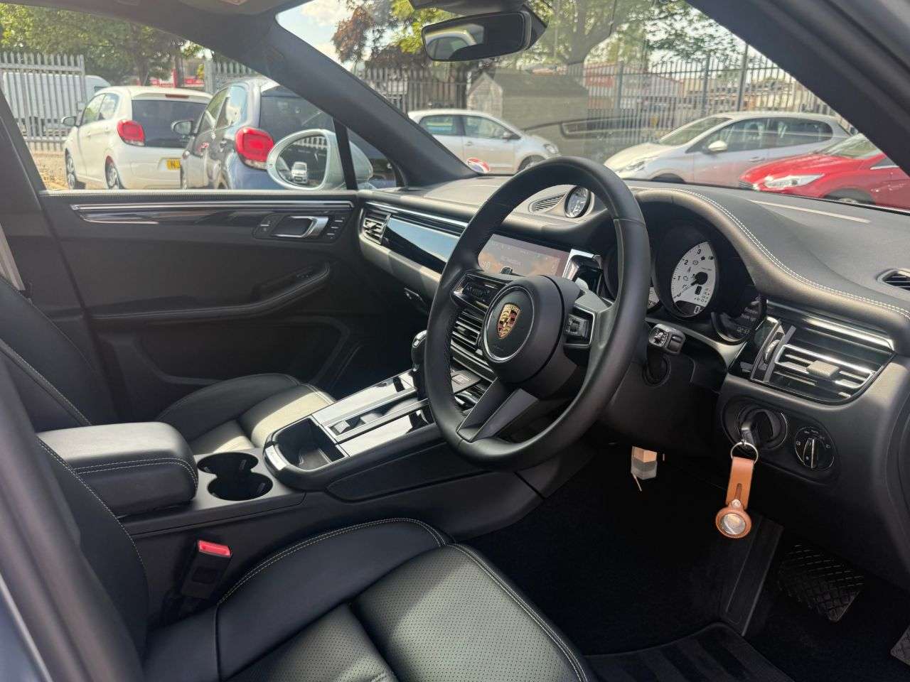 2024 PORSCHE MACAN 2024 PORSCHE MACAN