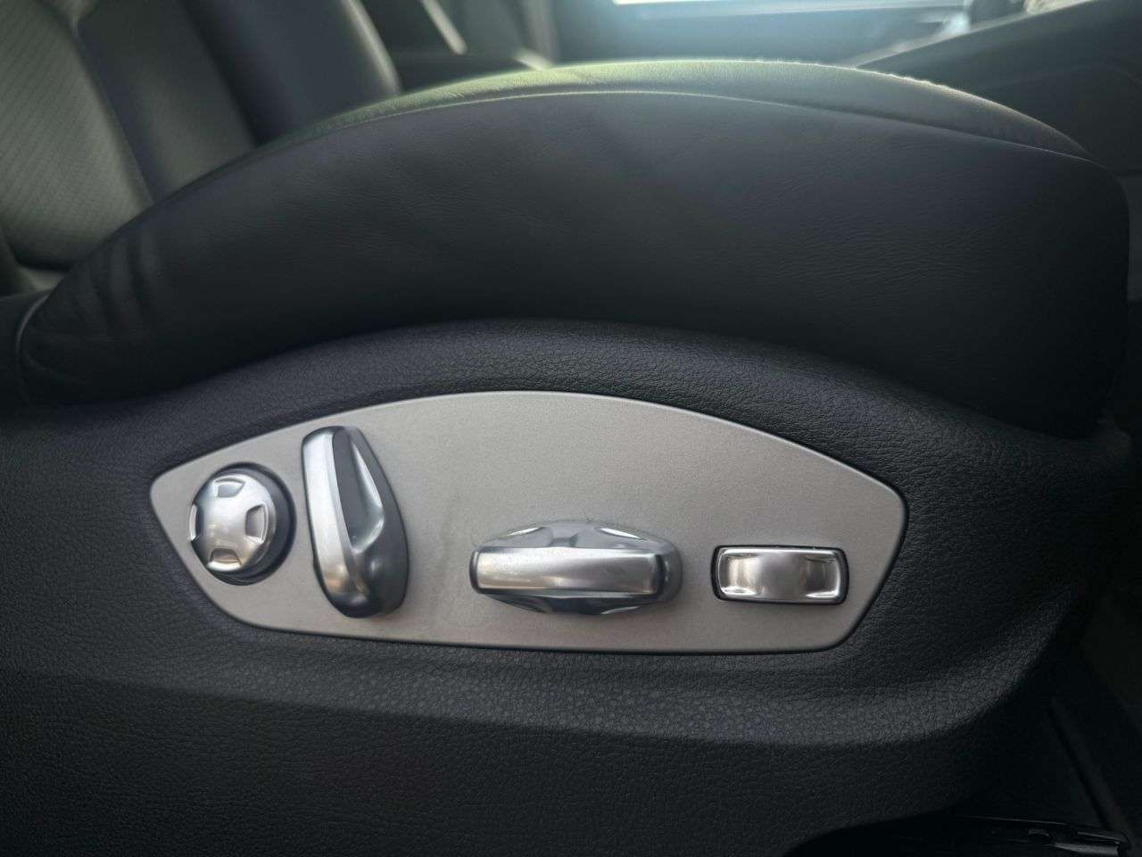 2024 PORSCHE MACAN 2024 PORSCHE MACAN