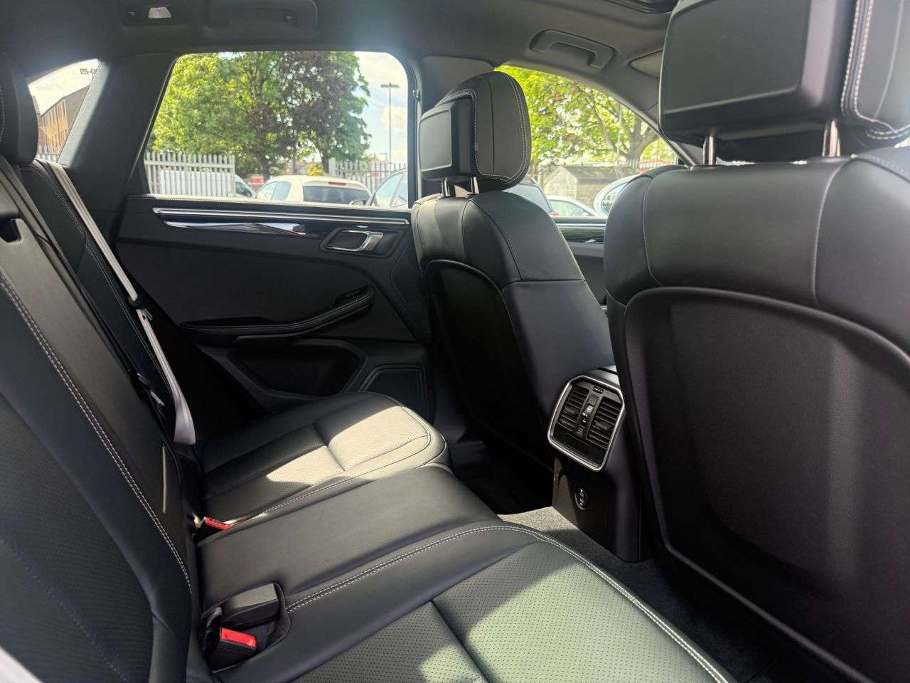 2024 PORSCHE MACAN 2024 PORSCHE MACAN