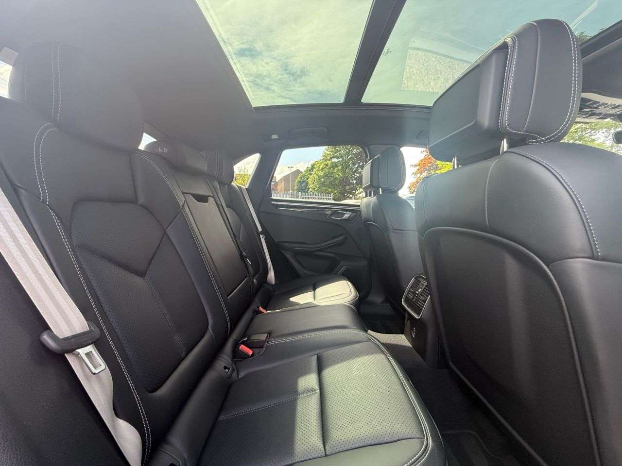 2024 PORSCHE MACAN 2024 PORSCHE MACAN