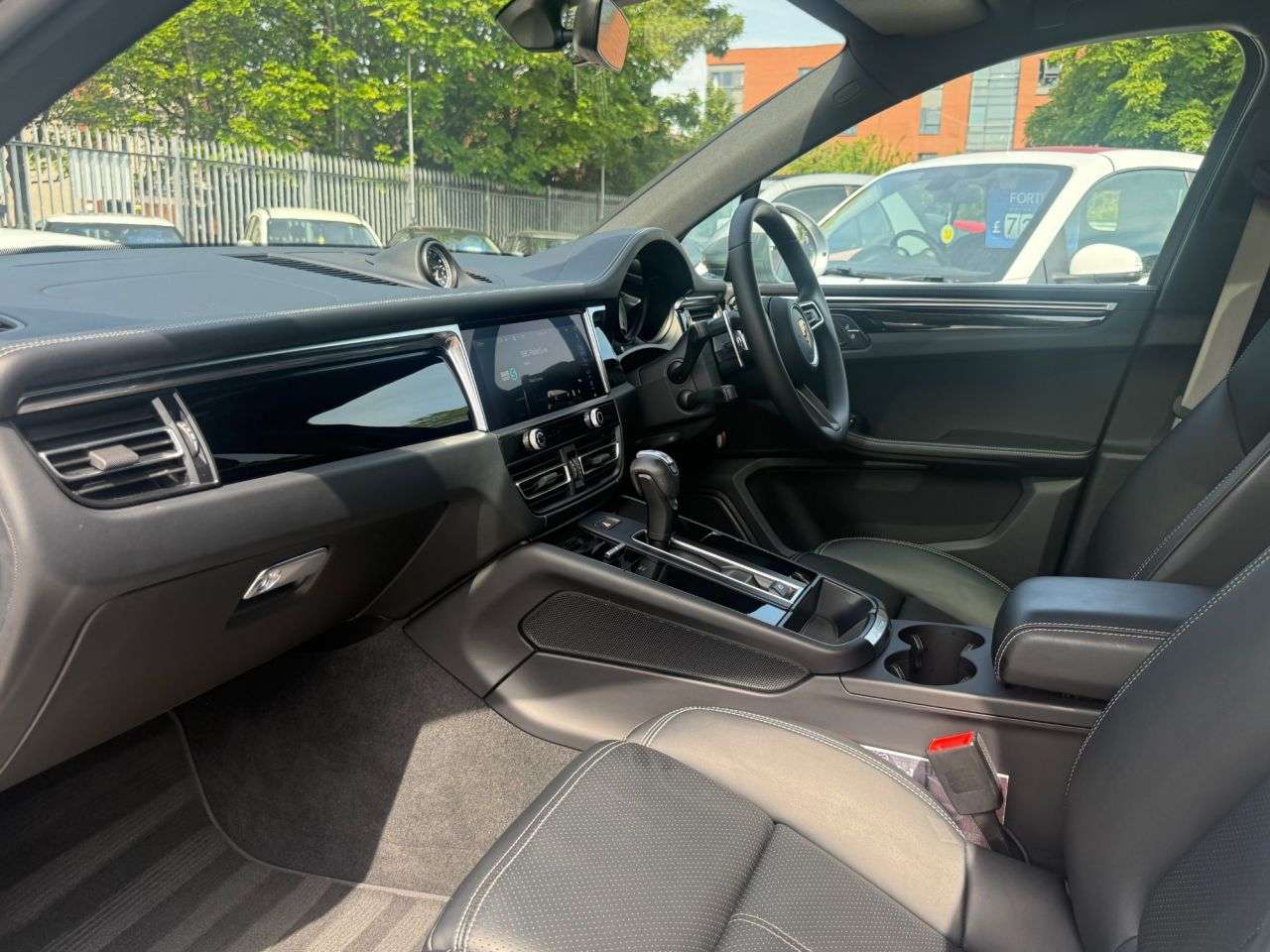 2024 PORSCHE MACAN 2024 PORSCHE MACAN