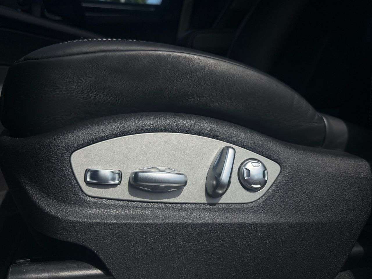 2024 PORSCHE MACAN 2024 PORSCHE MACAN