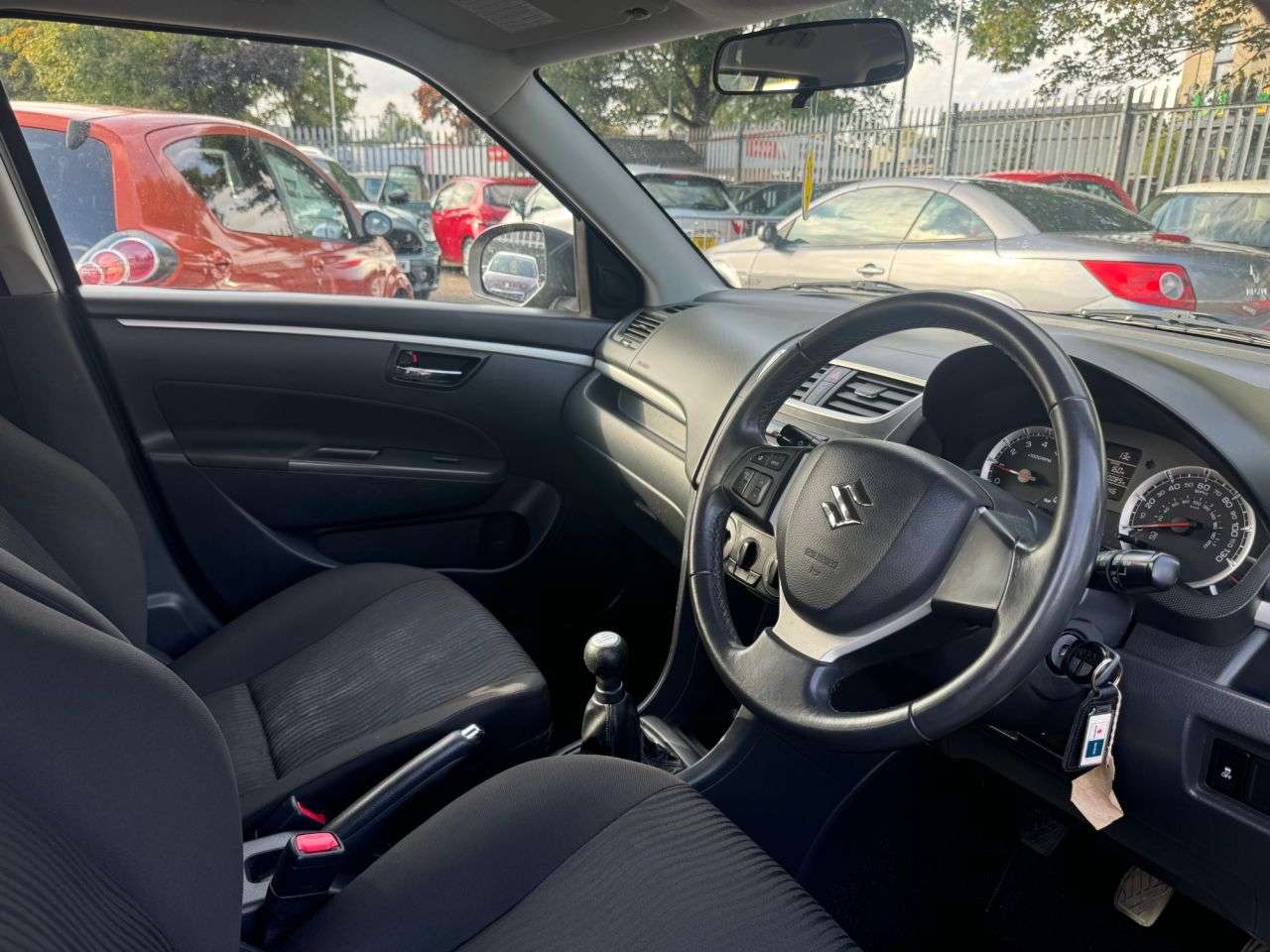 2011 SUZUKI SWIFT 2011 SUZUKI SWIFT