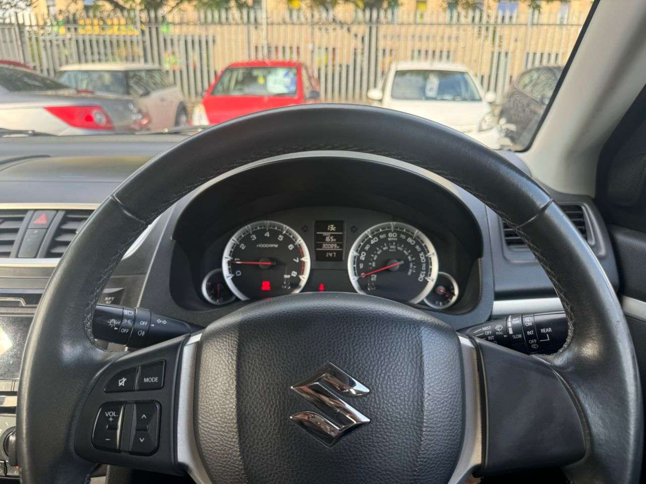 2011 SUZUKI SWIFT 2011 SUZUKI SWIFT