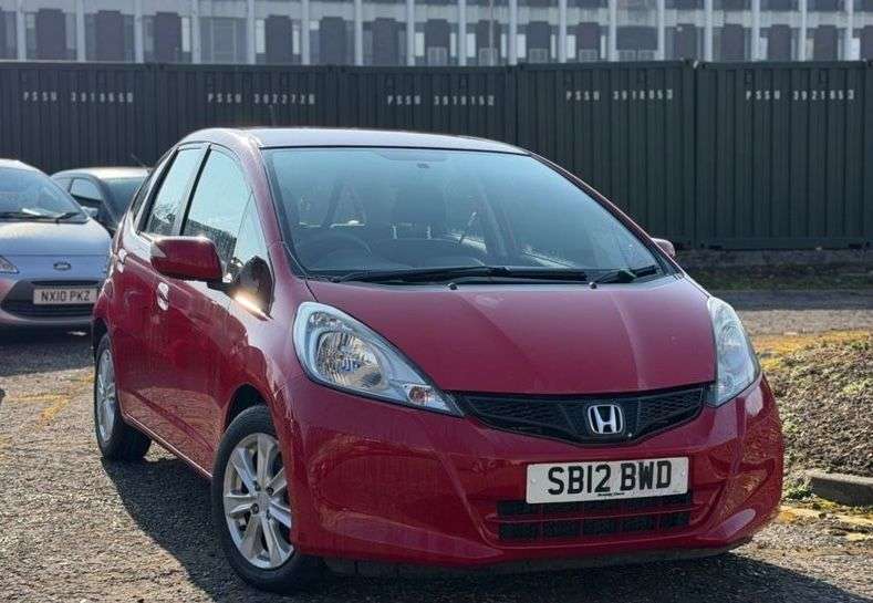 A 2012 HONDA JAZZ 1.4 i-VTEC ES Hatchback 5dr Petrol CVT Euro 5 (99 ps) A 2012 HONDA JAZZ 1.4 i-VTEC ES Hatchback 5dr Petrol CVT Euro 5 (99 ps)