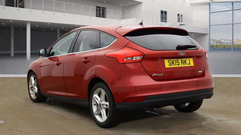 A 2015 FORD FOCUS 1.0T EcoBoost Titanium Hatchback 5dr Petrol Manual Euro 6 (s/s) (125 ps) A 2015 FORD FOCUS 1.0T EcoBoost Titanium Hatchback 5dr Petrol Manual Euro 6 (s/s) (125 ps)