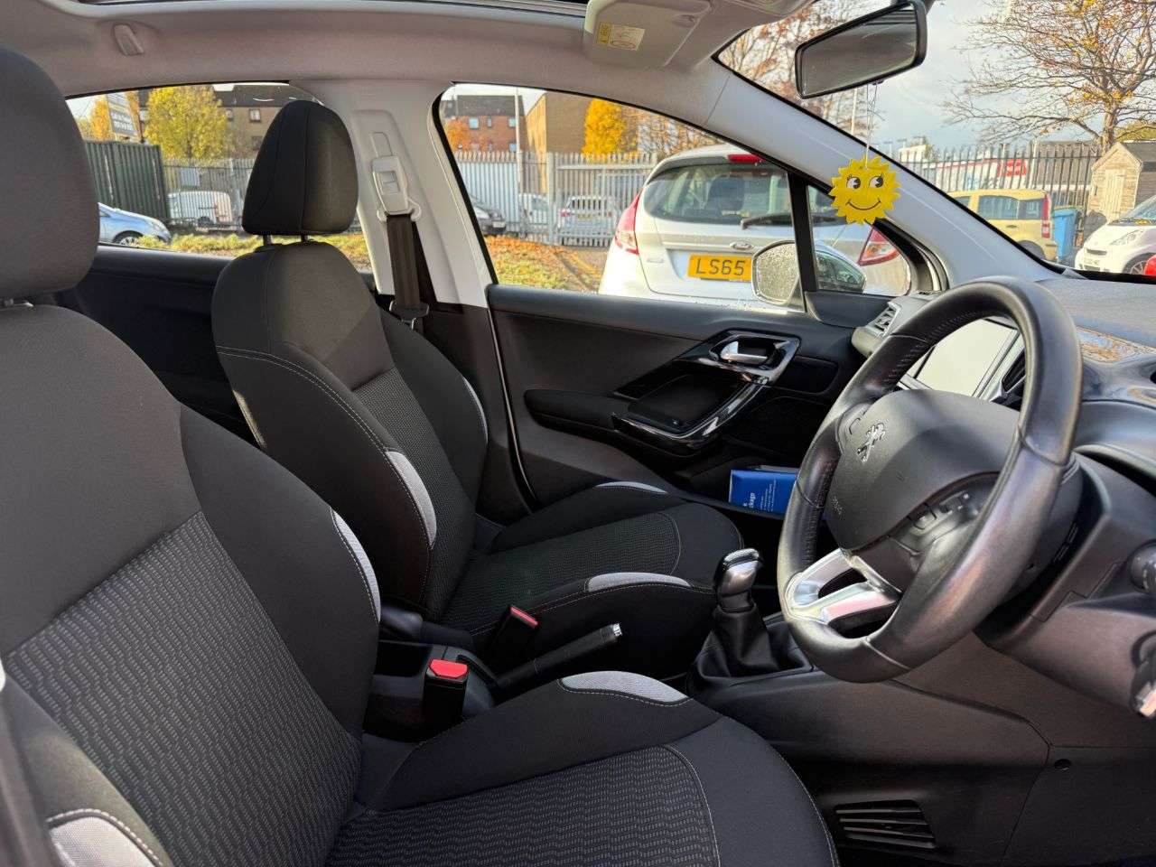 2015 PEUGEOT 208 2015 PEUGEOT 208