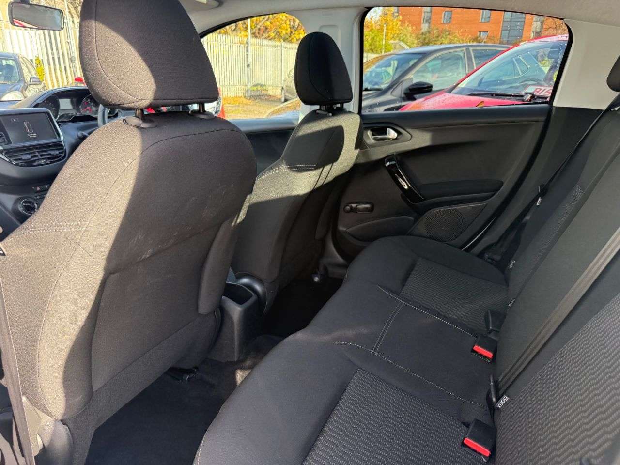 2015 PEUGEOT 208 2015 PEUGEOT 208