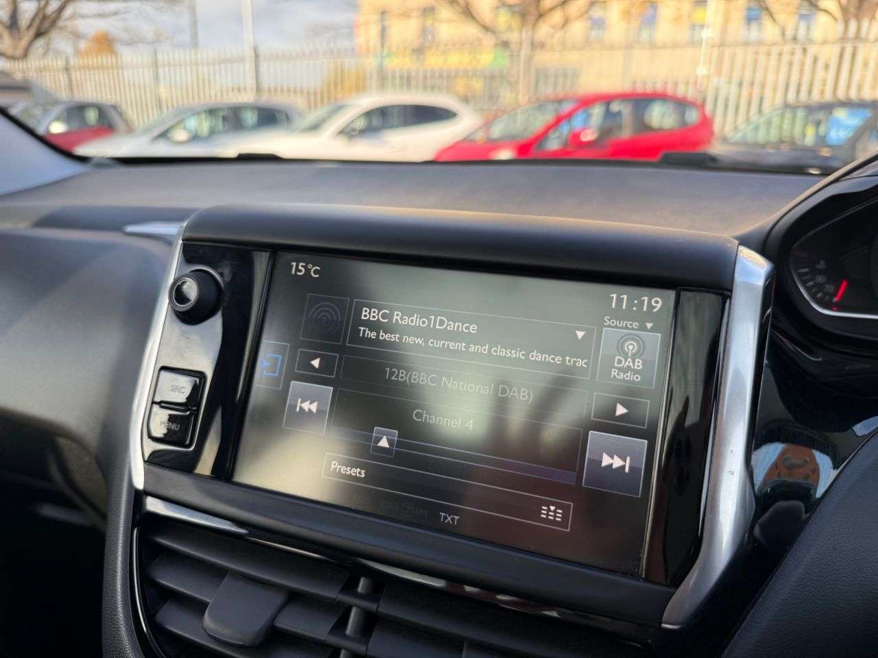 2015 PEUGEOT 208 2015 PEUGEOT 208