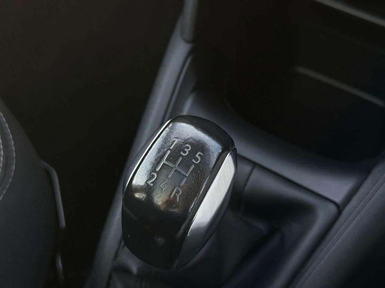 2015 PEUGEOT 208 2015 PEUGEOT 208