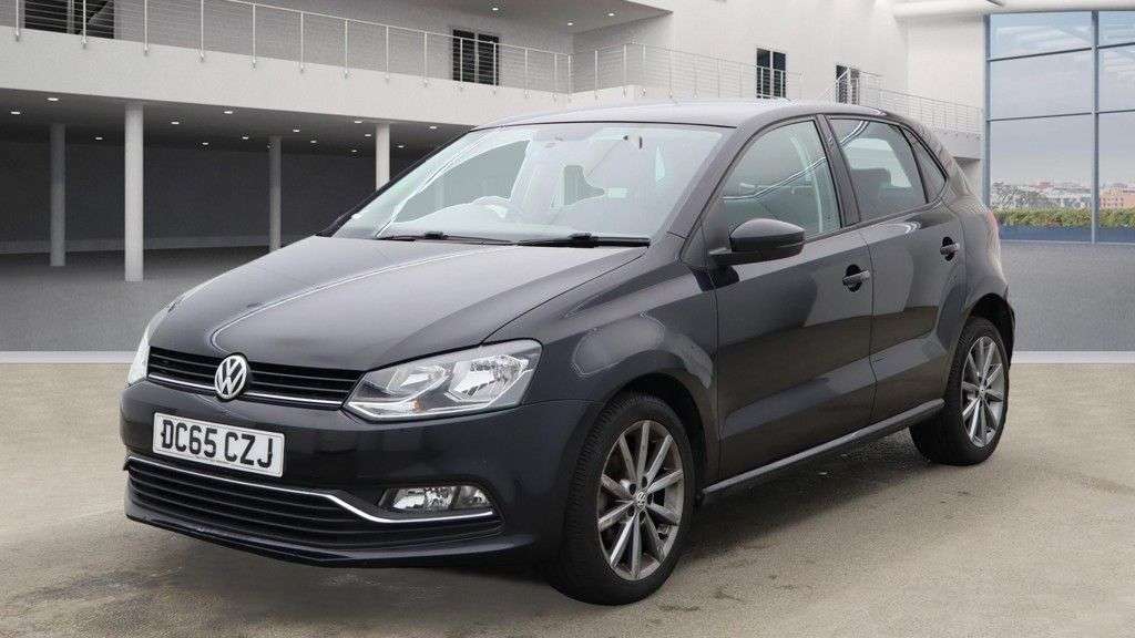 A 2016 VOLKSWAGEN POLO 1.2 TSI BlueMotion Tech SE Design Hatchback 5dr Petrol Manual Euro 6 (s/s) A 2016 VOLKSWAGEN POLO 1.2 TSI BlueMotion Tech SE Design Hatchback 5dr Petrol Manual Euro 6 (s/s)