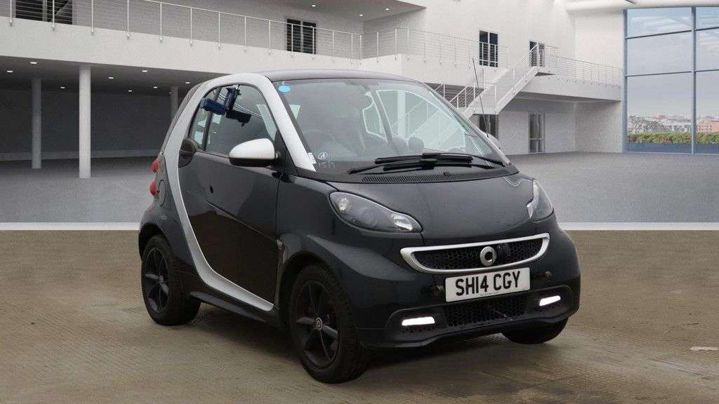 A 2014 SMART FORTWO 1.0 Grandstyle Coupe 2dr Petrol SoftTouch Euro 5 (84 bhp) A 2014 SMART FORTWO 1.0 Grandstyle Coupe 2dr Petrol SoftTouch Euro 5 (84 bhp)