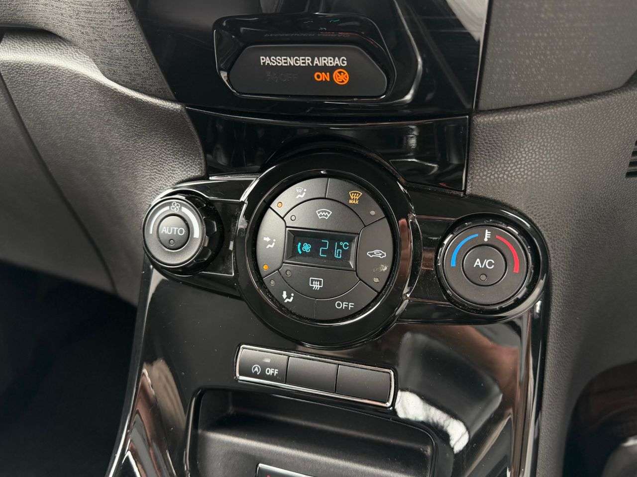 2015 FORD FIESTA 2015 FORD FIESTA