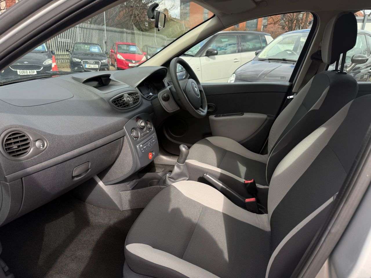 2011 RENAULT CLIO 2011 RENAULT CLIO