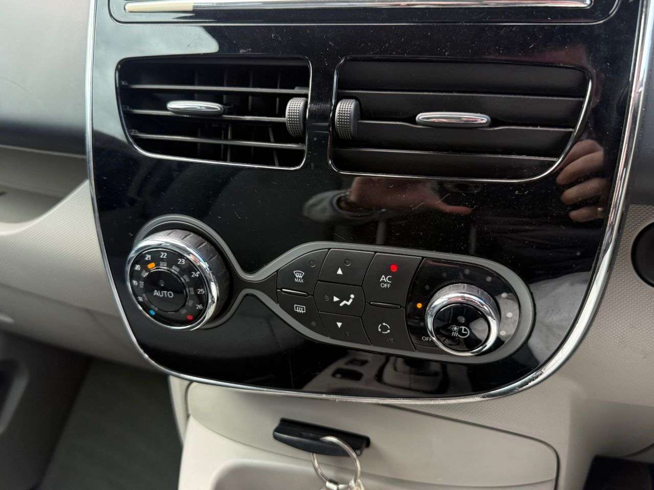 2015 RENAULT ZOE 2015 RENAULT ZOE