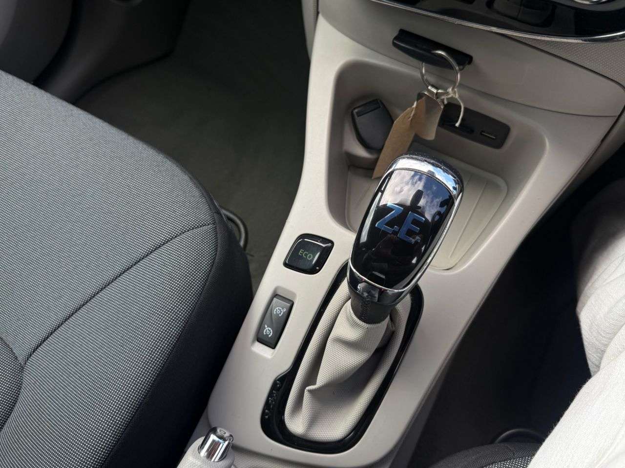 2015 RENAULT ZOE 2015 RENAULT ZOE