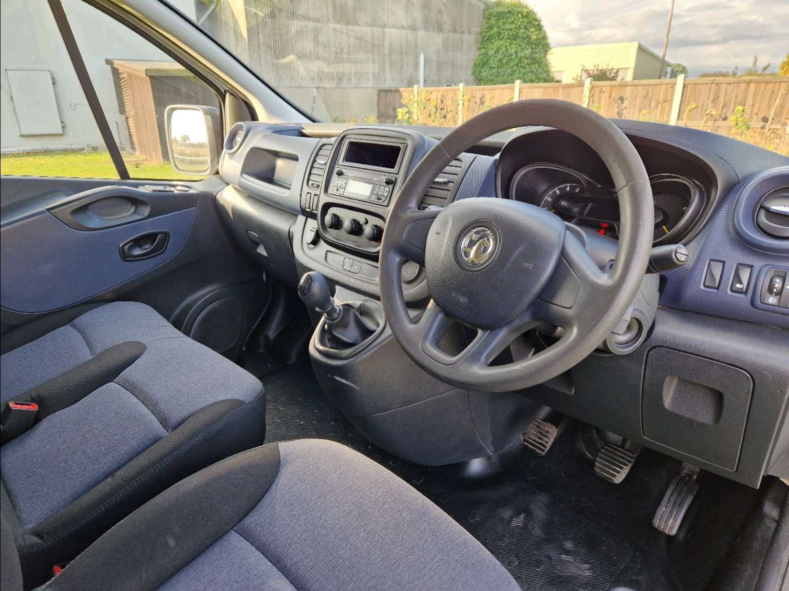 2015 VAUXHALL VIVARO 2015 VAUXHALL VIVARO
