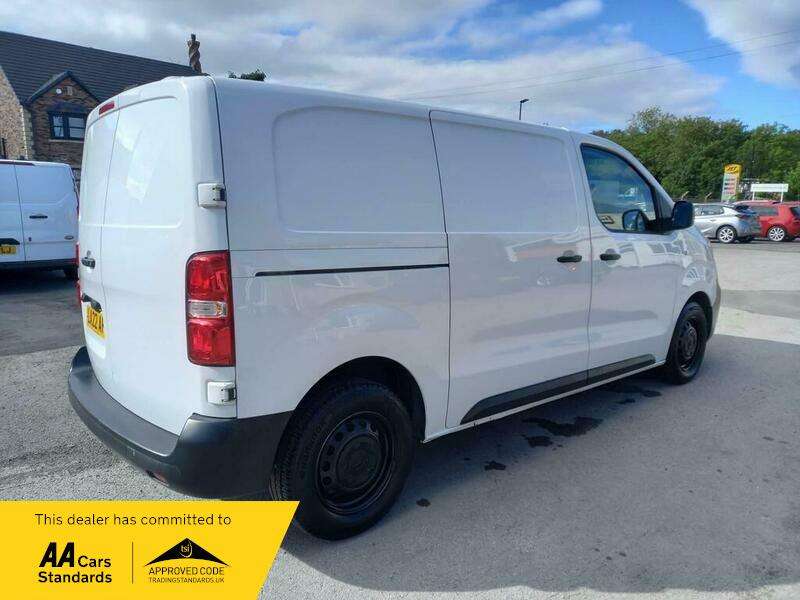 A 2022 CITROEN DISPATCH M 1400 ENTERPRISE PRO BLUEHDI S/S A 2022 CITROEN DISPATCH M 1400 ENTERPRISE PRO BLUEHDI S/S
