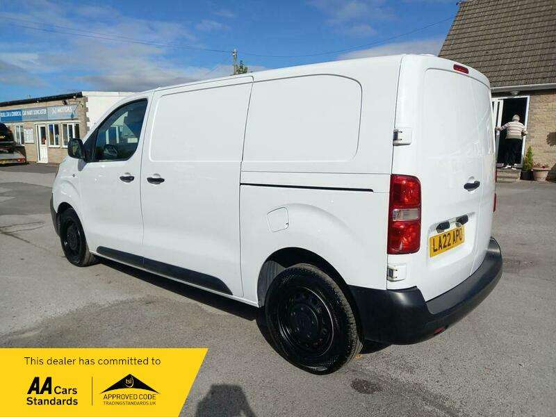 A 2022 CITROEN DISPATCH M 1400 ENTERPRISE PRO BLUEHDI S/S A 2022 CITROEN DISPATCH M 1400 ENTERPRISE PRO BLUEHDI S/S
