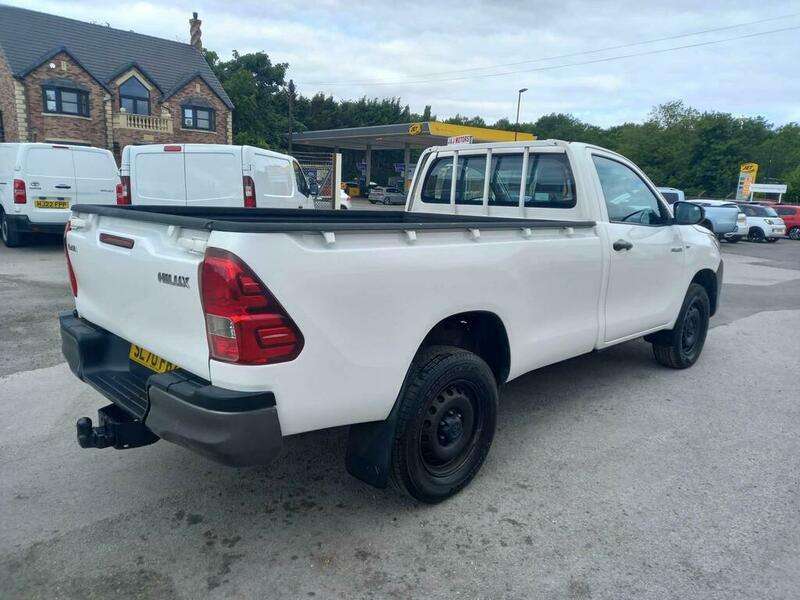 A 2020 TOYOTA HILUX ACTIVE 4WD D-4D S/C A 2020 TOYOTA HILUX ACTIVE 4WD D-4D S/C