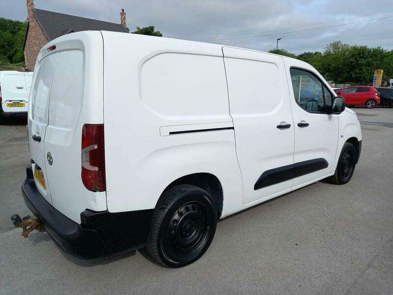 A 2021 VAUXHALL COMBO L2H1 2300 EDITION S/S A 2021 VAUXHALL COMBO L2H1 2300 EDITION S/S
