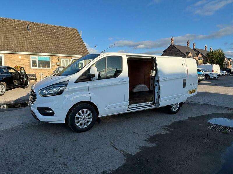 A 2022 FORD TRANSIT CUSTOM 300 LIMITED P/V ECOBLUE A 2022 FORD TRANSIT CUSTOM 300 LIMITED P/V ECOBLUE