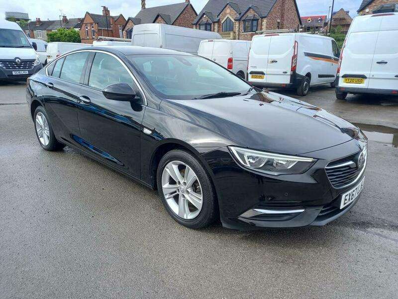 A 2017 VAUXHALL INSIGNIA GRAND SPORT TECH LINE NAV ECOTEC A 2017 VAUXHALL INSIGNIA GRAND SPORT TECH LINE NAV ECOTEC