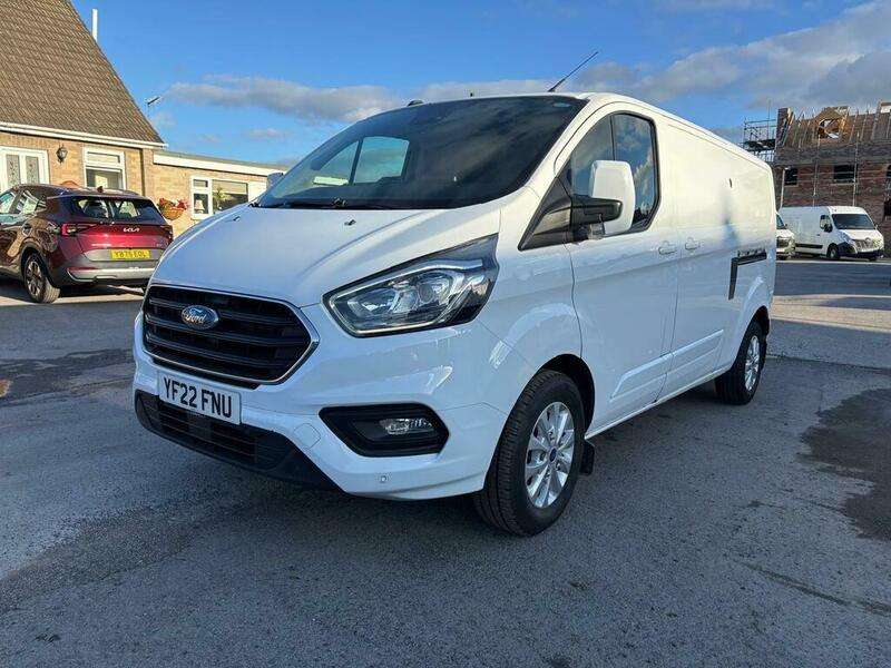 A 2022 FORD TRANSIT CUSTOM 300 LIMITED P/V ECOBLUE A 2022 FORD TRANSIT CUSTOM 300 LIMITED P/V ECOBLUE