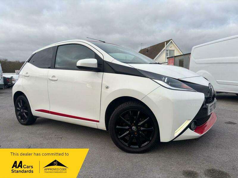 A 2017 TOYOTA AYGO VVT-I X-PRESS A 2017 TOYOTA AYGO VVT-I X-PRESS