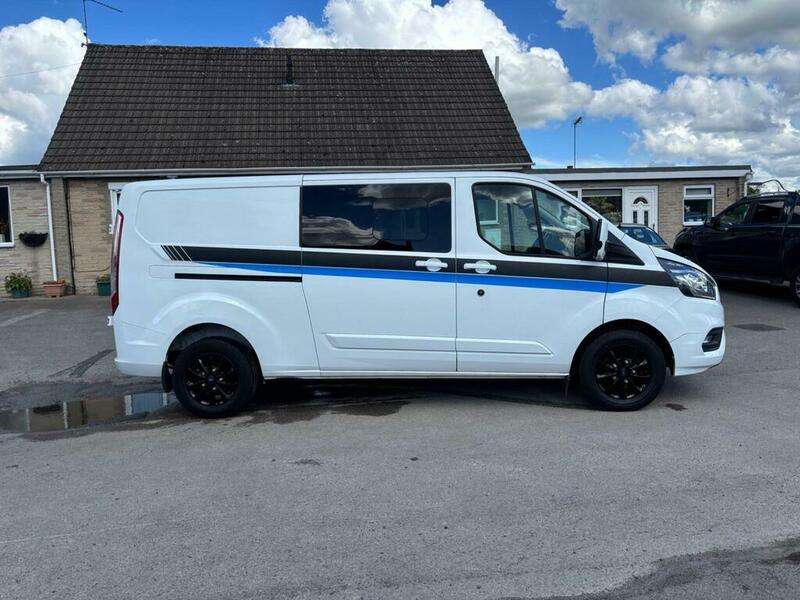 A 2022 FORD TRANSIT CUSTOM 320 LIMITED DCIV ECOBLUE A 2022 FORD TRANSIT CUSTOM 320 LIMITED DCIV ECOBLUE