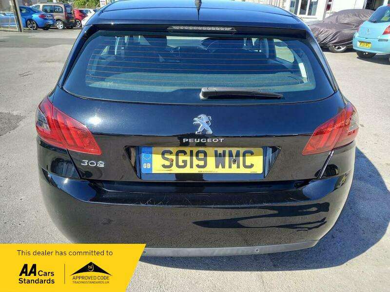 A 2019 PEUGEOT 308 BLUEHDI S/S ACTIVE A 2019 PEUGEOT 308 BLUEHDI S/S ACTIVE