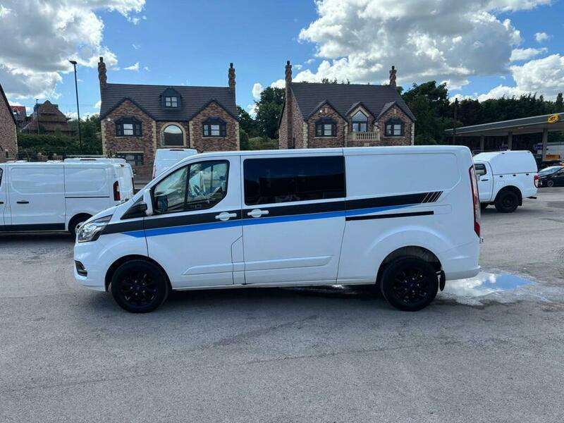 A 2022 FORD TRANSIT CUSTOM 320 LIMITED DCIV ECOBLUE A 2022 FORD TRANSIT CUSTOM 320 LIMITED DCIV ECOBLUE