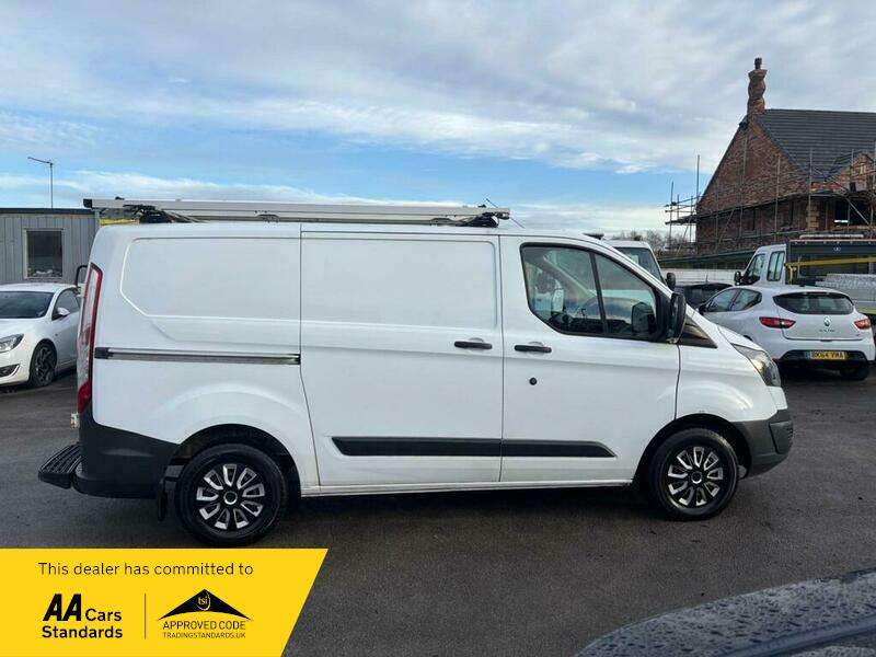 A 2017 FORD TRANSIT CUSTOM 310 LR P/V A 2017 FORD TRANSIT CUSTOM 310 LR P/V