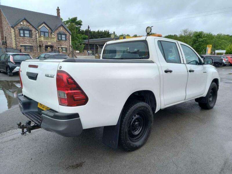 A 2021 TOYOTA HILUX ACTIVE 4WD D-4D DCB A 2021 TOYOTA HILUX ACTIVE 4WD D-4D DCB
