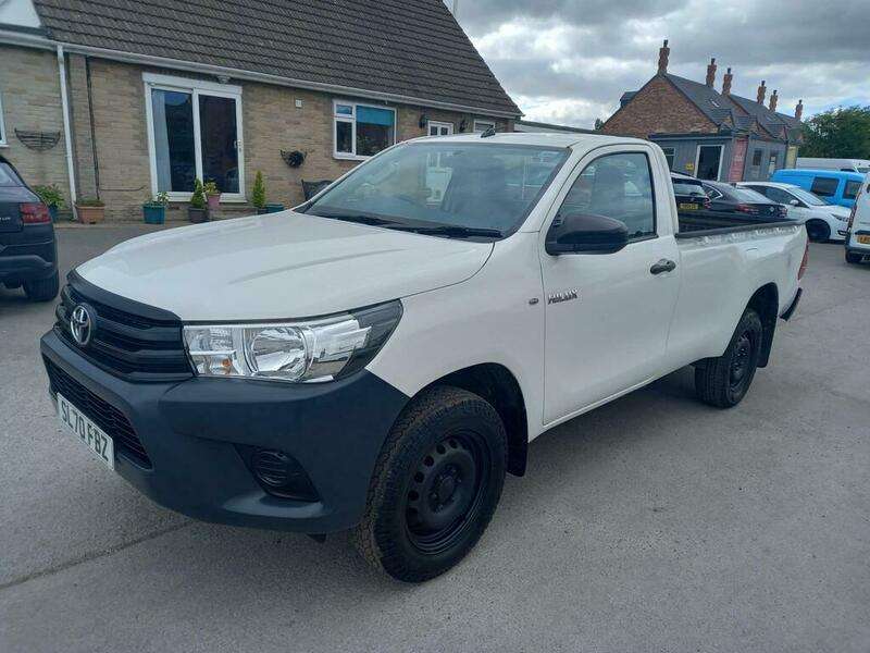 A 2020 TOYOTA HILUX ACTIVE 4WD D-4D S/C A 2020 TOYOTA HILUX ACTIVE 4WD D-4D S/C