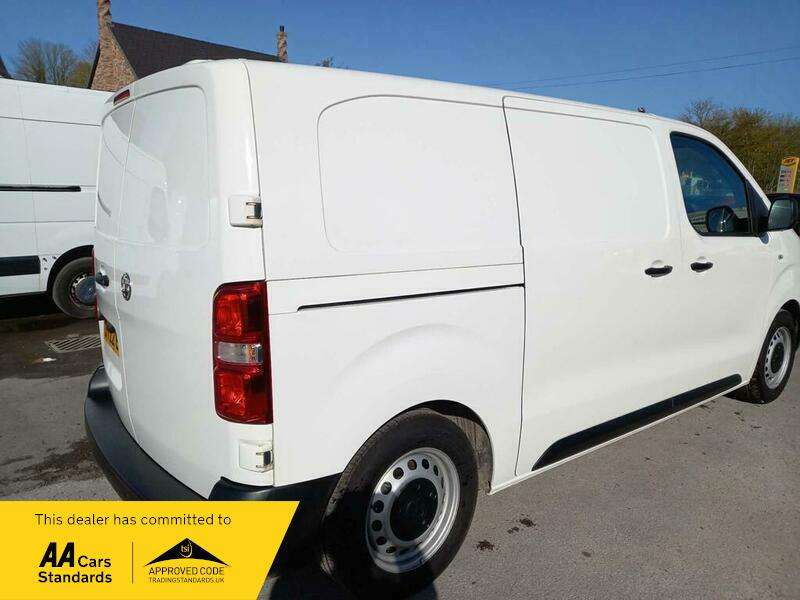 A 2022 VAUXHALL VIVARO L1H1 F2700 DYNAMIC S/S A 2022 VAUXHALL VIVARO L1H1 F2700 DYNAMIC S/S