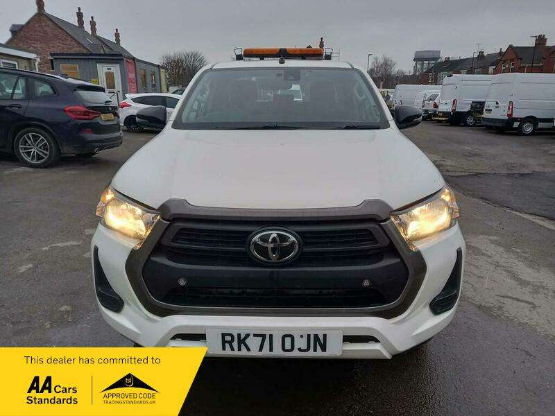 A 2021 TOYOTA HILUX ACTIVE 4WD D-4D DCB A 2021 TOYOTA HILUX ACTIVE 4WD D-4D DCB