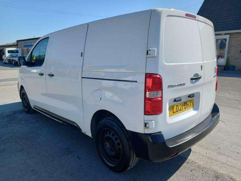 A 2021 CITROEN DISPATCH M 1400 ENTERPRISE BLUEHDI S/S A 2021 CITROEN DISPATCH M 1400 ENTERPRISE BLUEHDI S/S