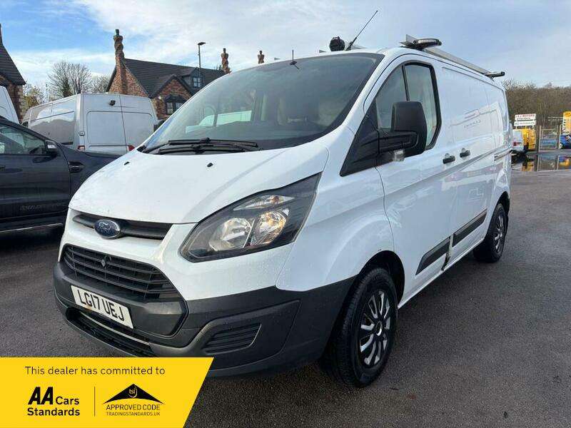 A 2017 FORD TRANSIT CUSTOM 310 LR P/V A 2017 FORD TRANSIT CUSTOM 310 LR P/V