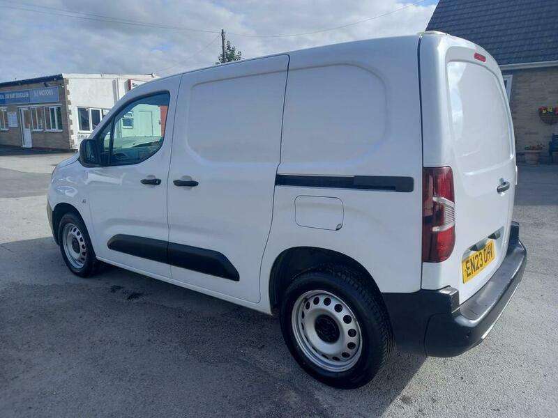 A 2023 CITROEN BERLINGO 1000 ENTERPRISE EDITION M BLUEHDI A 2023 CITROEN BERLINGO 1000 ENTERPRISE EDITION M BLUEHDI
