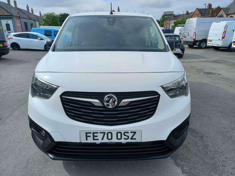 A 2021 VAUXHALL COMBO L2H1 2300 EDITION S/S A 2021 VAUXHALL COMBO L2H1 2300 EDITION S/S