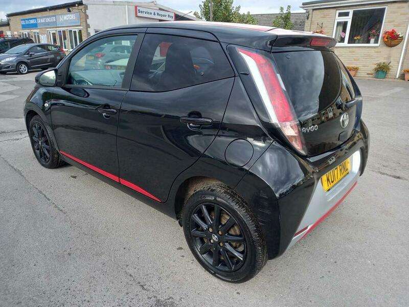 A 2017 TOYOTA AYGO VVT-I X-PRESS A 2017 TOYOTA AYGO VVT-I X-PRESS