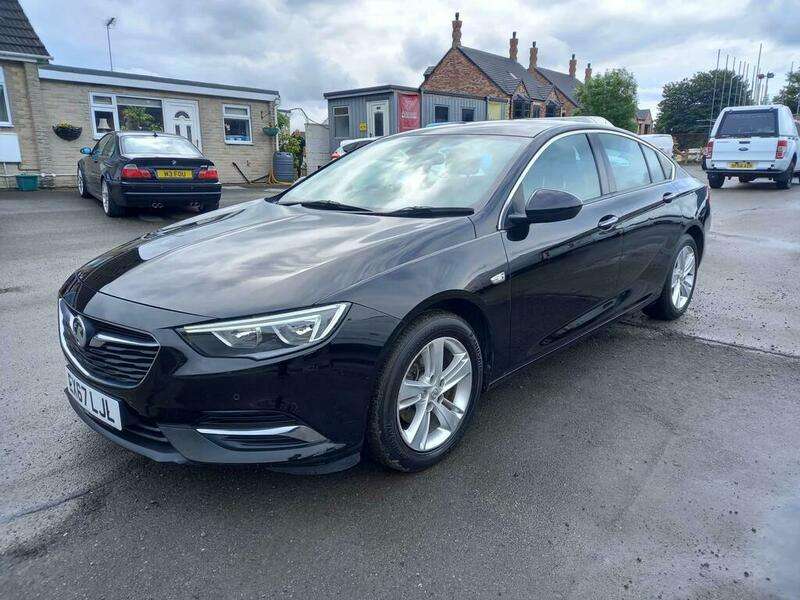 A 2017 VAUXHALL INSIGNIA GRAND SPORT TECH LINE NAV ECOTEC A 2017 VAUXHALL INSIGNIA GRAND SPORT TECH LINE NAV ECOTEC